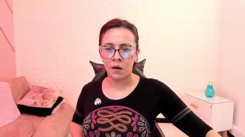 Eva  online show from September 2025 02:39:02 PM