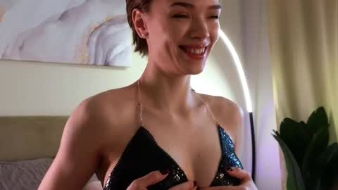 Snapshot of eva_natsumi chatting on February 2025 10:48:01 AM Eva online show from February 2025 10:48:01 AM
