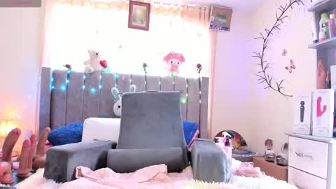 Eva Notty  online show from November 2025 02:16:02 PM