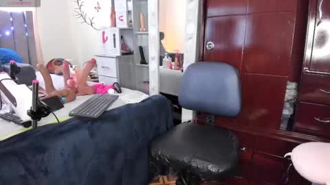 Eva Notty  online show from December 2025 04:38:01 PM