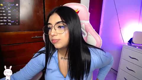 Eva  online show from December 2024 11:57:01 PM