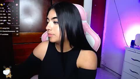 Eva  online show from December 2024 10:52:02 PM