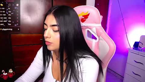 Eva  online show from December 2024 07:00:01 PM