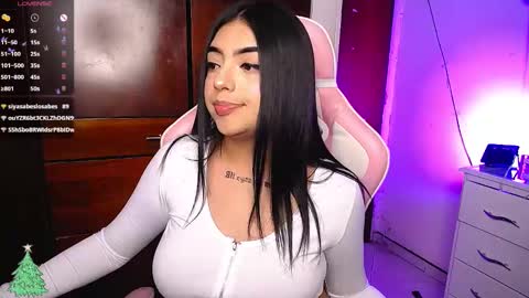 Eva  online show from December 2024 10:03:01 PM