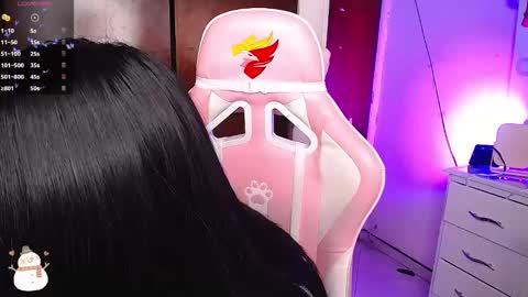 Eva  online show from December 2024 06:20:02 PM