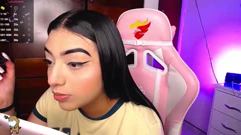 Eva  online show from December 2024 11:17:01 PM