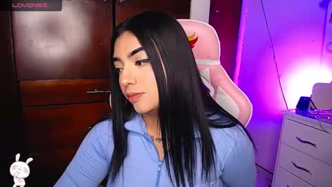 Eva  online show from January 2025 08:22:01 PM