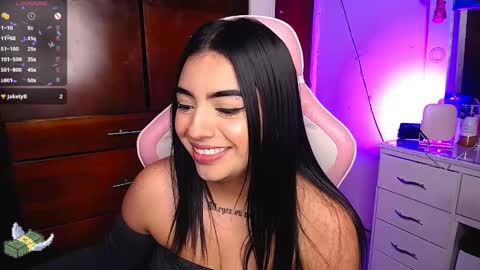 Eva  online show from January 2025 09:33:01 PM