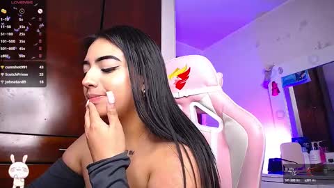 Eva  online show from February 2025 04:55:01 AM