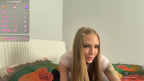 Snapshot of eva_vex chatting on April 2026 05:05:02 AM Hello Im Eva online show from April 2026 05:05:02 AM