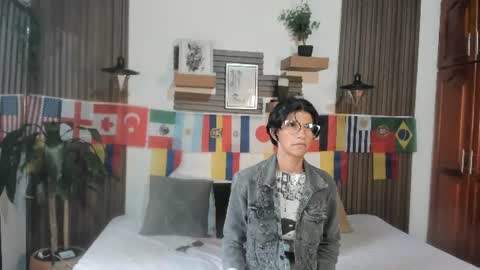 Snapshot of evaa_campbell chatting on June 2026 12:47:02 PM Eva online show from June 2026 12:47:02 PM