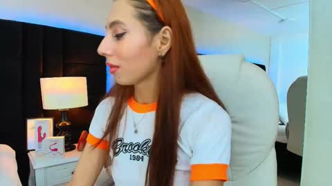 EVA CLOEE online show from September 2025 03:50:02 AM