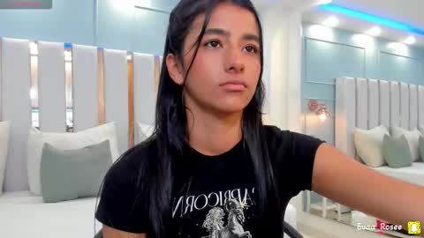 Snapshot of evaa_rose_ chatting on November 2025 09:03:02 PM Eva online show from November 2025 09:03:02 PM