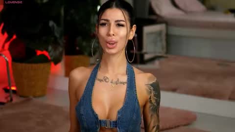 Snapshot of evaamanti chatting on November 2025 07:16:01 AM Eva online show from November 2025 07:16:01 AM