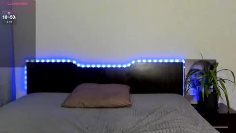 Eva online show from October 2025 12:44:02 PM