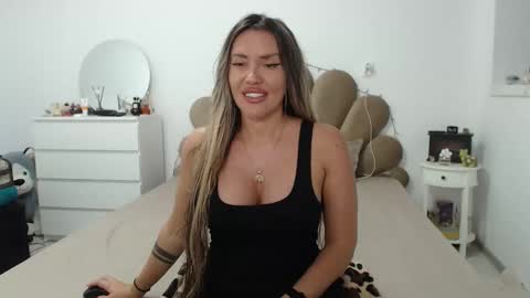 Snapshot of evabomb chatting on September 2025 08:43:02 PM EvaBomb online show from September 2025 08:43:02 PM