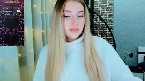 Eva  online show from November 2025 01:30:02 AM