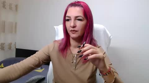 EvadesireONE online show from November 2025 07:51:02 AM