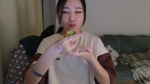 Snapshot of evadior chatting on October 2025 04:40:02 PM Eva online show from October 2025 04:40:02 PM