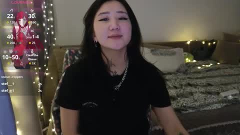 Snapshot of evadior chatting on November 2025 01:38:02 AM Eva online show from November 2025 01:38:02 AM