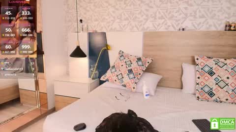 Evadne online show from September 2025 08:22:02 PM