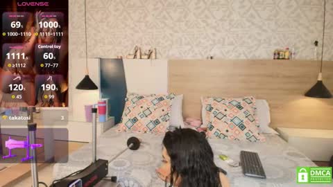 Evadne online show from October 2025 08:26:01 PM