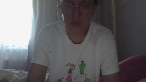 evaglad online show from September 2025 05:56:01 AM