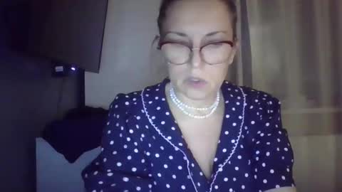 evaglad online show from September 2025 08:03:01 PM