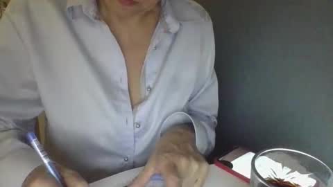 evaglad online show from October 2025 03:33:01 PM