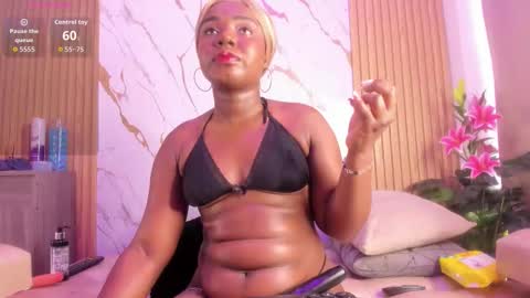 EvaJohnss online show from December 2025 02:33:02 PM