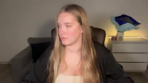 Snapshot of evajuly chatting on June 2026 07:35:01 PM Eva online show from June 2026 07:35:01 PM