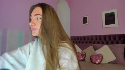 Eva online show from November 2025 04:00:01 AM