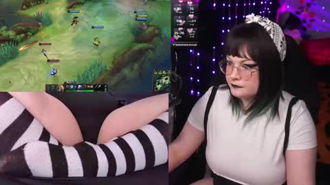 Eva  online show from November 2025 01:05:02 AM