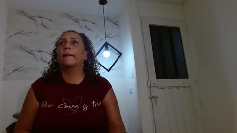 Eva Mills online show from November 2025 08:52:01 PM