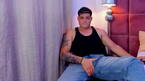 Snapshot of evan_tyler chatting on October 2025 09:03:02 PM EVAN TYLER online show from October 2025 09:03:02 PM