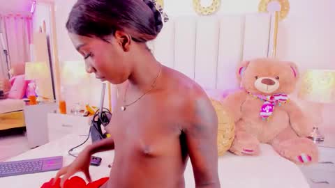 evangelin_ts online show from December 2025 02:57:02 PM