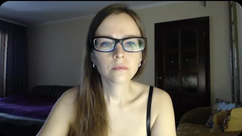 Snapshot of evangeline06 chatting on March 2025 08:32:02 AM YourMistress online show from March 2025 08:32:02 AM