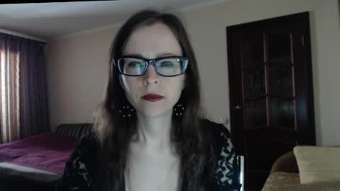 Snapshot of evangeline06 chatting on April 2026 08:56:01 AM YourMistress online show from April 2026 08:56:01 AM