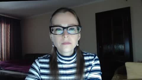 Snapshot of evangeline06 chatting on April 2026 08:53:01 AM YourMistress online show from April 2026 08:53:01 AM