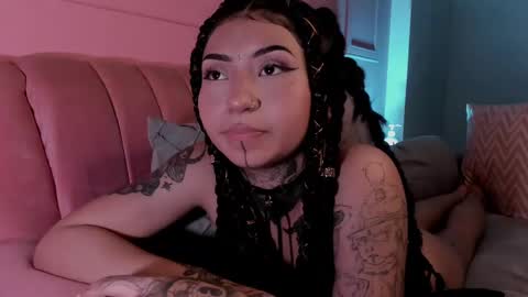 Snapshot of evangeline_bell chatting on March 2025 03:05:02 PM Eva online show from March 2025 03:05:02 PM