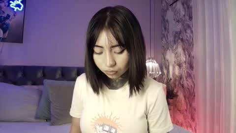 Snapshot of evangeline_bell chatting on November 2025 07:48:02 PM Eva online show from November 2025 07:48:02 PM