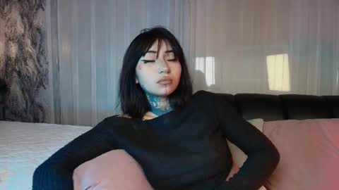 Snapshot of evangeline_bell chatting on December 2025 08:27:01 PM Eva online show from December 2025 08:27:01 PM