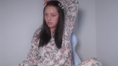 Snapshot of evangeline_petite chatting on September 2025 02:33:01 AM eva online show from September 2025 02:33:01 AM