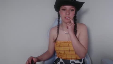 Snapshot of evangeline_petite chatting on October 2025 02:54:01 AM eva online show from October 2025 02:54:01 AM