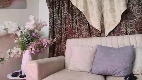  Evangelyne  online show from November 2025 07:58:01 PM