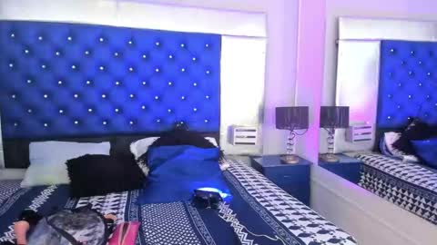 Snapshot of evanllelyne chatting on October 2025 12:09:02 PM evanllelyne online show from October 2025 12:09:02 PM