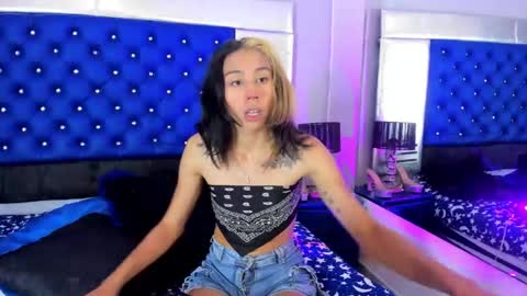 Snapshot of evanllelyne chatting on November 2025 11:42:02 AM evanllelyne online show from November 2025 11:42:02 AM