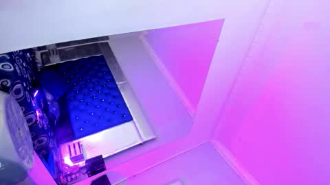 Snapshot of evanllelyne chatting on February 2026 12:48:02 PM evanllelyne online show from February 2026 12:48:02 PM