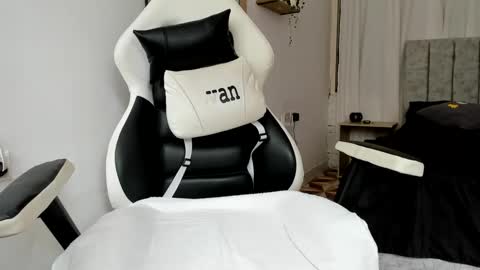 Evan online show from September 2025 02:11:01 PM