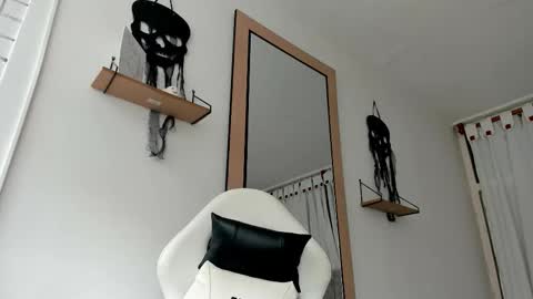 Evan online show from November 2025 01:13:01 PM